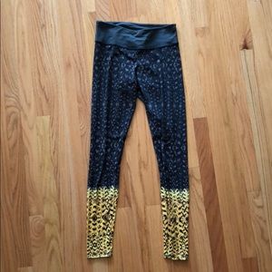 Onzie Graphic Legging
